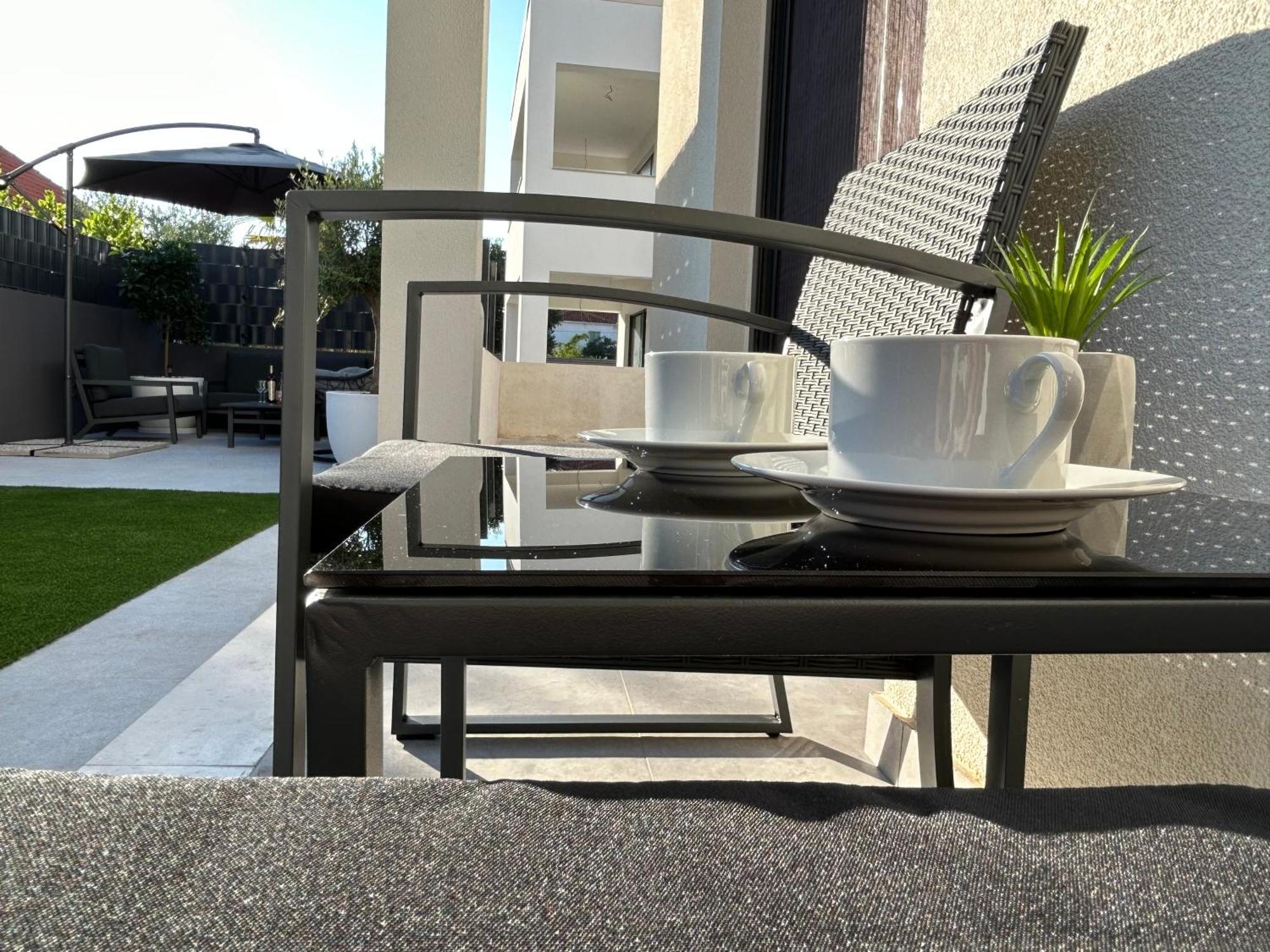 Apartment Oris, Private Parking, Garden Zadar Bagian luar foto
